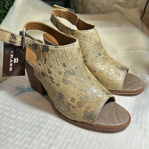 Trask Brand “Parker” shoes heels sandals leopard open toe 10M NIB silver - Picture 3 of 10